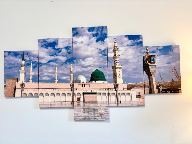 Madina Munnawara Green Tomb 5-Panel Canvas: Islamic Mosque Decor